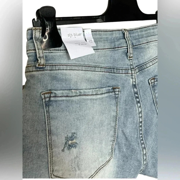 STS Blue Women's Aubrey Mid Rise Shorts Size 28 Distressed in Capilla - Picture 7 of 7